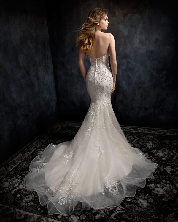 Backless wedding dress-vinava